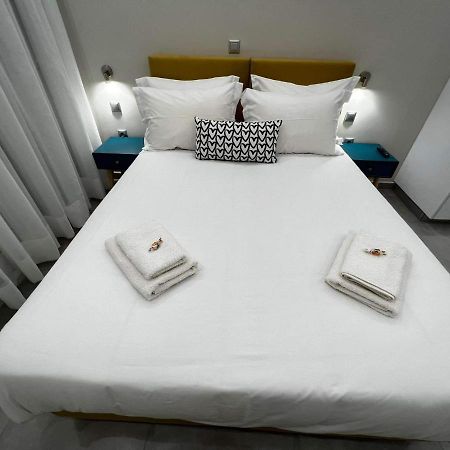 Atlantis Apartments Artémida Eksteriør bilde