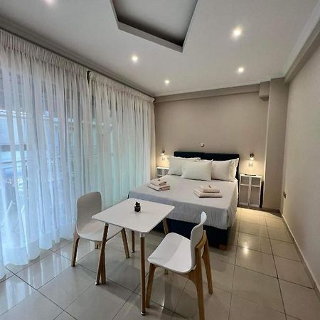 Atlantis Apartments Artémida Eksteriør bilde