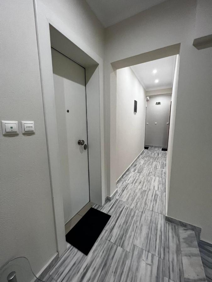 Atlantis Apartments Artémida Eksteriør bilde