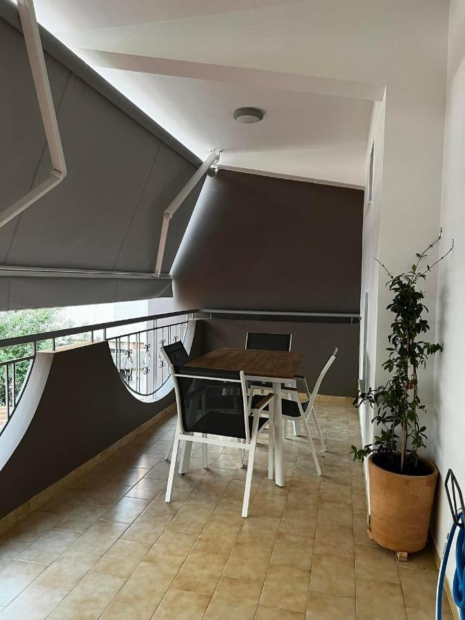 Atlantis Apartments Artémida Eksteriør bilde