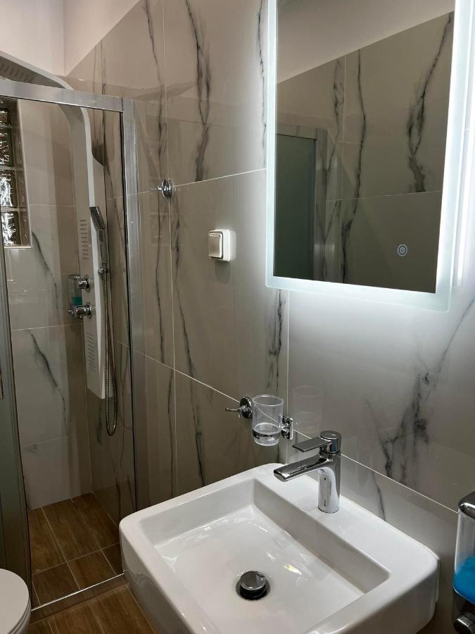 Atlantis Apartments Artémida Eksteriør bilde